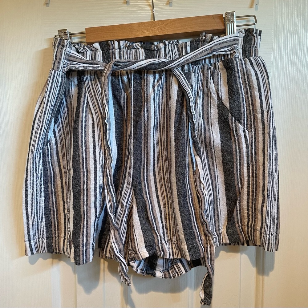 Knox Rose loose flowy striped shorts, medium